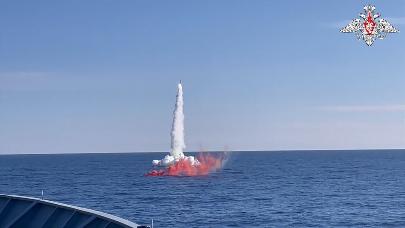 Az orosz csendes-óceáni flotta Volkov tengeralattjárója Kalibr cirkálórakétát lőtt ki egy szárazföldi célpontra