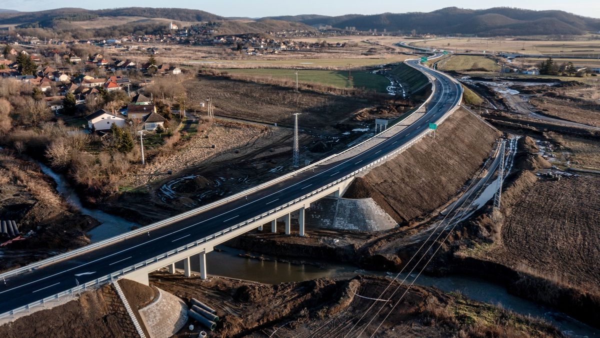 Kísérteties időpontot választottak az új magyar út átadására