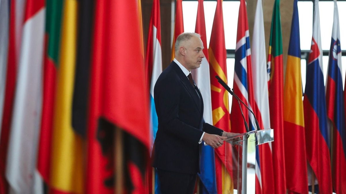 Szalay-Bobrovniczky Kristóf: A NATO olyan elrettentő erőt jelent, amely a támadástól bármilyen kihívót visszatart