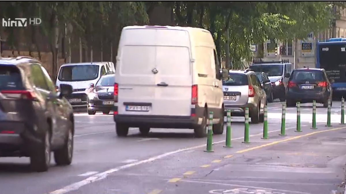 Vitézy Dávid azt ígéri, ha nyer, akkor eltávolítják a forgalmat akadályozó karókat