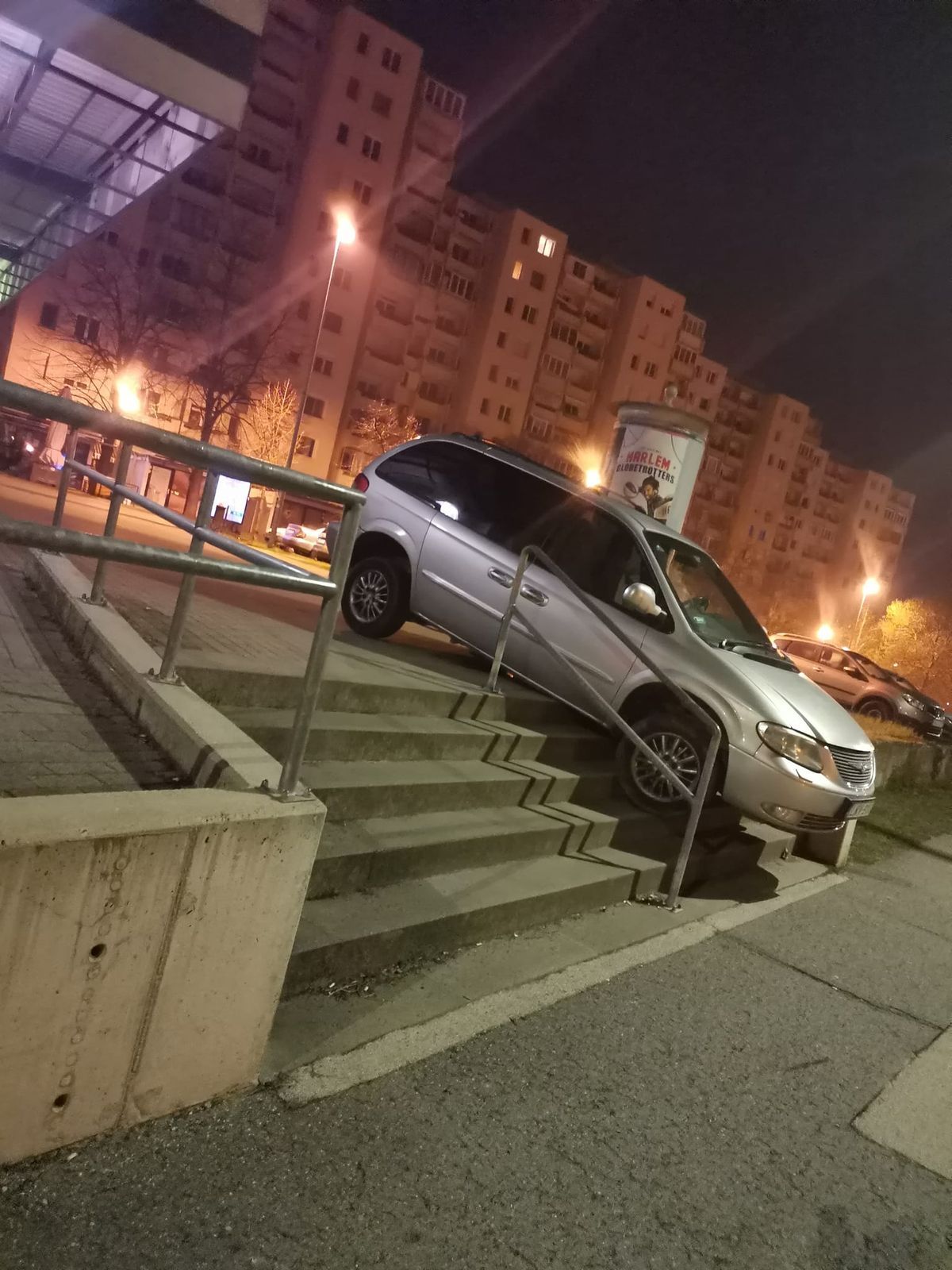 Érdekes helyet választott autójának a tulajdonos
Fotó: Ezt láttam Veszprémben / Forrás: Facebook