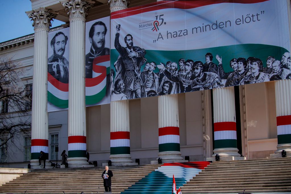 Múzeum kert Orbán tömeg