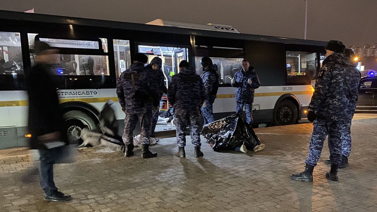 Legalább hatvan halálos áldozat: az egész világ döbbenten áll a terroristák gyilkos akciója előtt