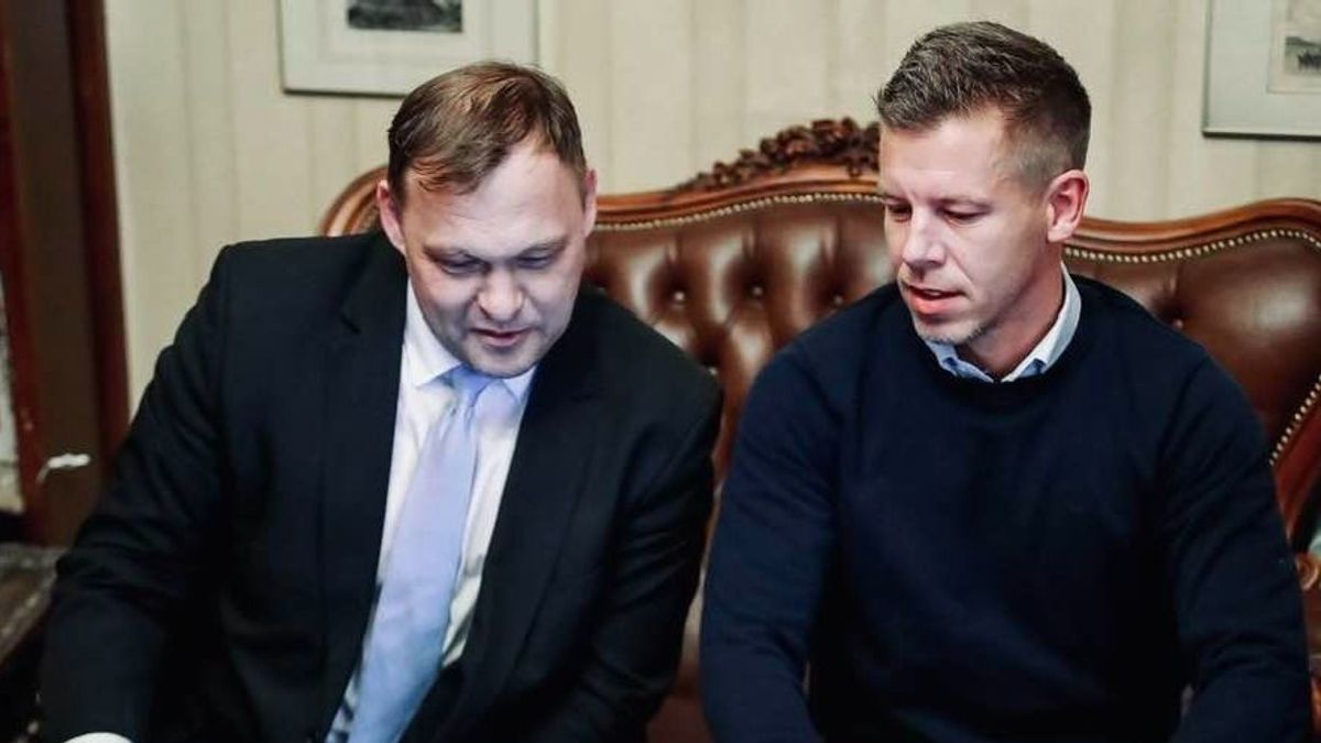 „Magyar Péter megpróbál egy politikai értelemben vett szépfiú karaktert építeni a közéletben”