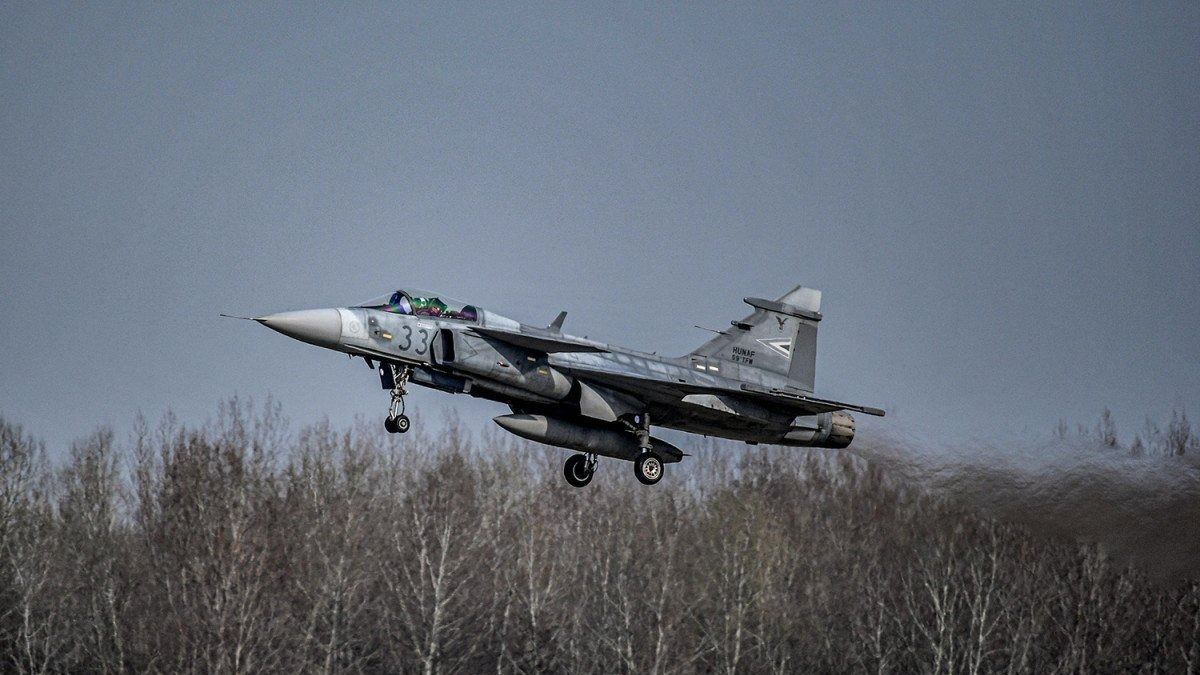Így hasítanak a magyar Gripenek, a kadétok is csodájukra járnak + videó