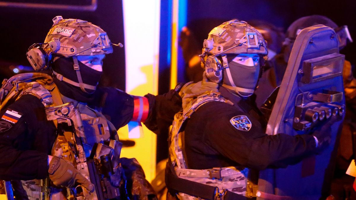 Moszkvai terrortámadás: Tizenegyen őrizetben, a halálos áldozatok száma meghaladta a százat + galéria