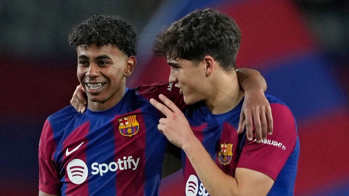 Egy 16 és egy 17 éves volt a Barcelona sikerkovácsa, Xavi el van ájulva tőlük