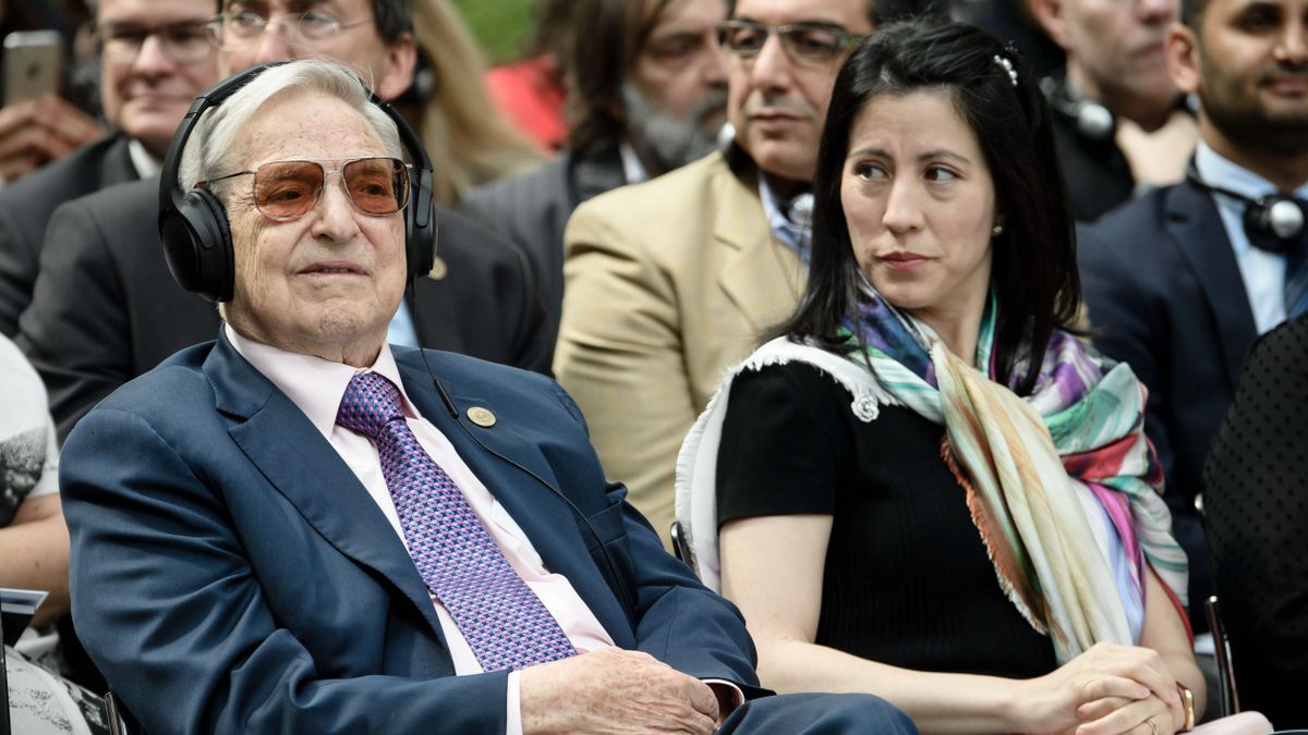 Lebukott Soros György, ő áll a baloldal támogatása mögött