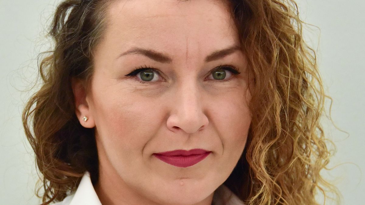 Belpolitikai botrányt okozott Lengyelországban az új képviselő felesketése