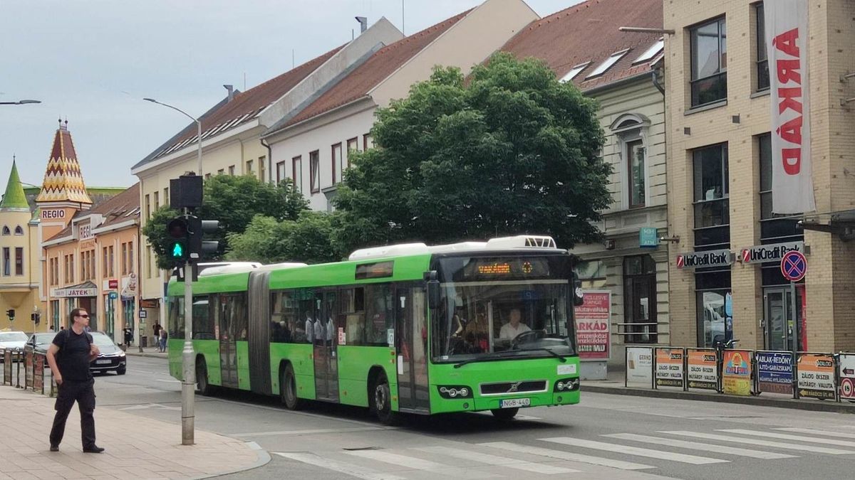 A pécsi önkormányzat továbbra sem tudja megoldani a helyzetet, hétfőn jön a harmadik buszos sztrájk