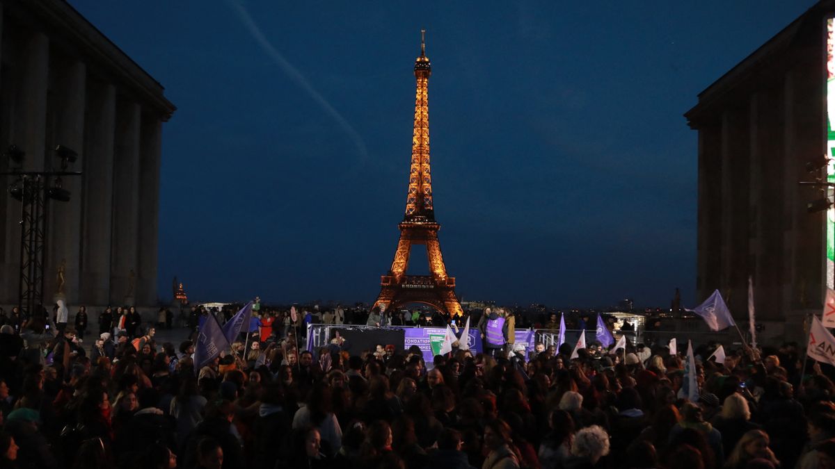 Bekerült a francia alkotmányba az abortuszhoz való jog + videó