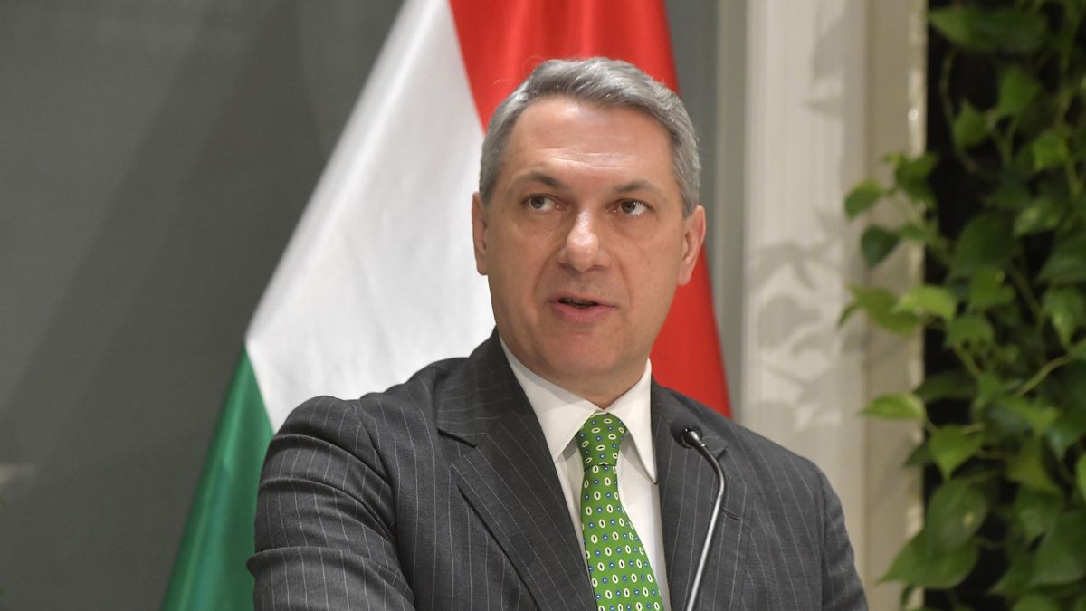 Lázár János lépett a kormány nevében, hamarosan változások jöhetnek a készpénzhasználatban