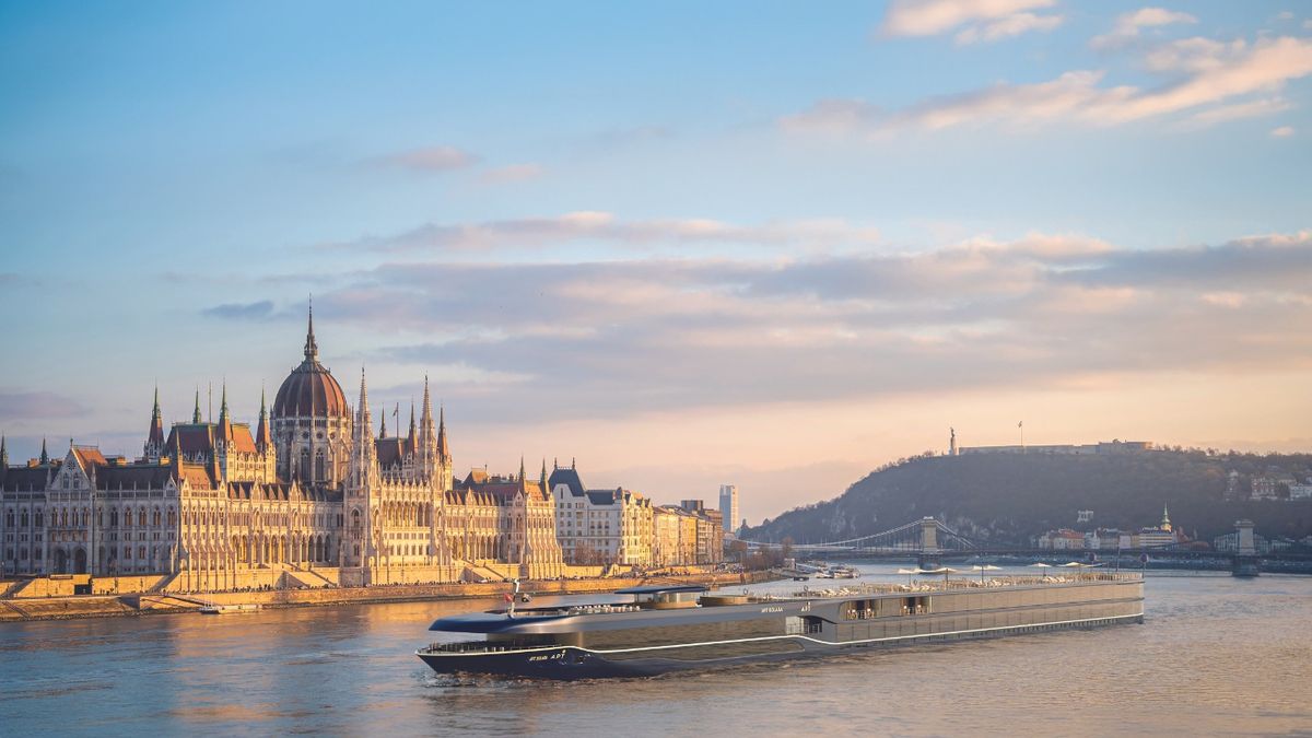 Óriási luxushajók érkezhetnek Budapestre