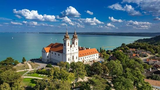 Népszerű turisztikai célpont Magyarország, megugrott a vendégéjszakák száma