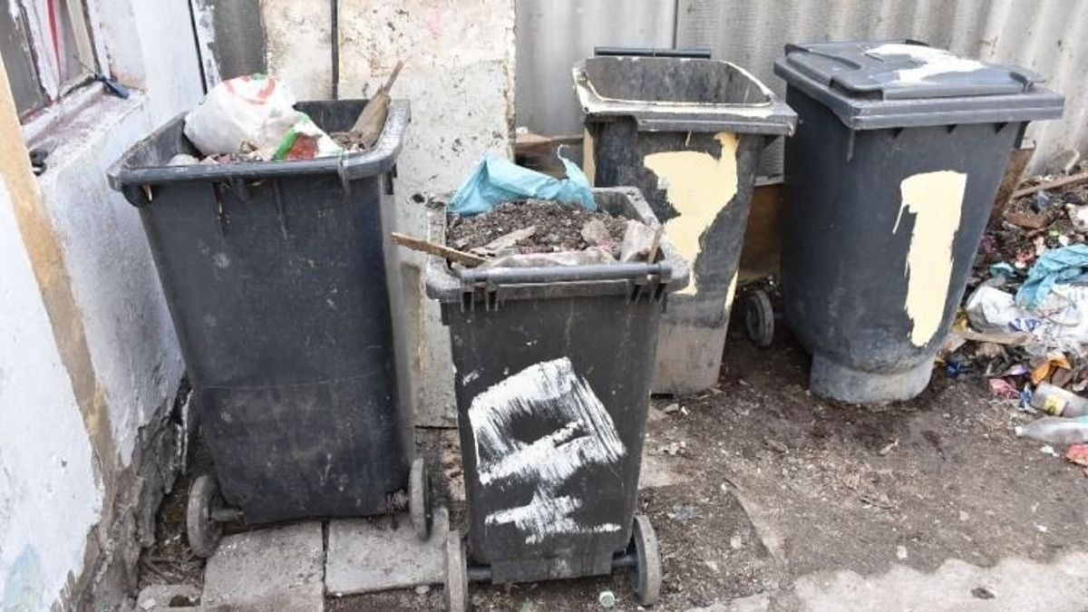 Valaki úgy lopta a kukákat, mintha nem lenne holnap