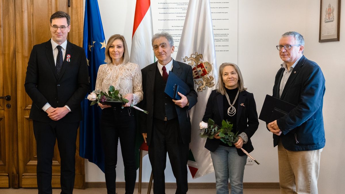 Karácsony kitüntette Erős Antóniát és a Népszavát