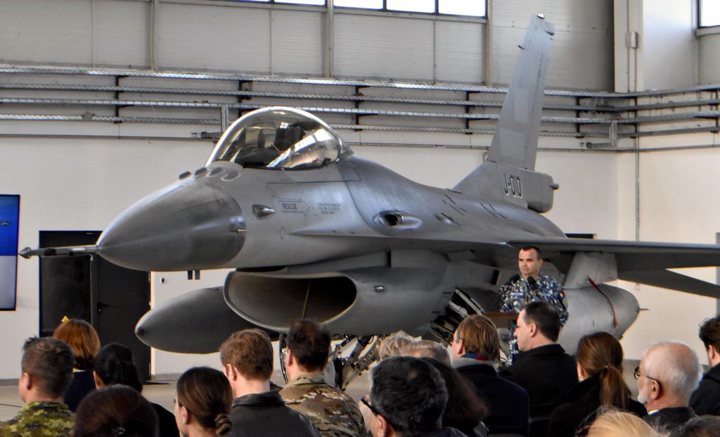 European F-16 Training Center for Ukraine opens in Romania

F-16 vadászgép, repülő