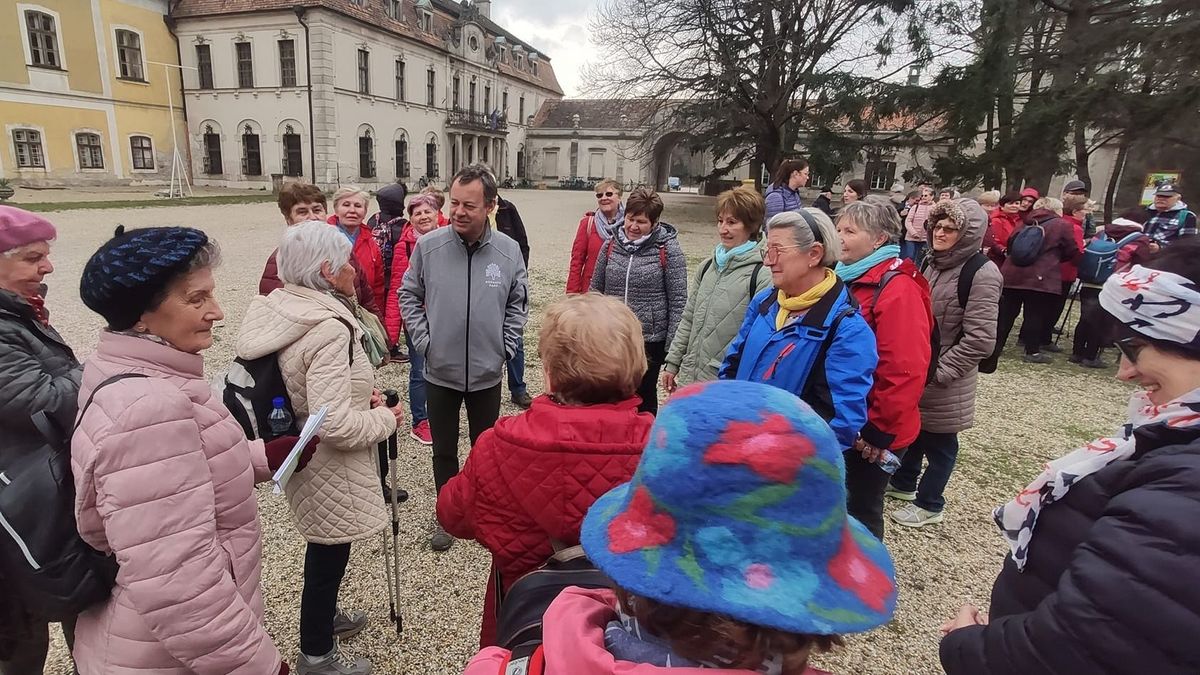 Sokan nem gondolnák, hogy mit alakítottak ki az iszkaszentgyörgyi kastélyparkban + videó