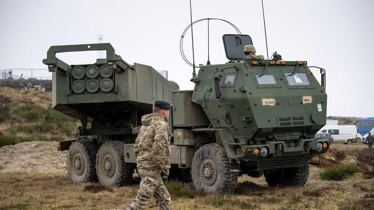 Videón, ahogy az oroszok megsemmisítenek egy rettegett HIMARS-rakétarendszert