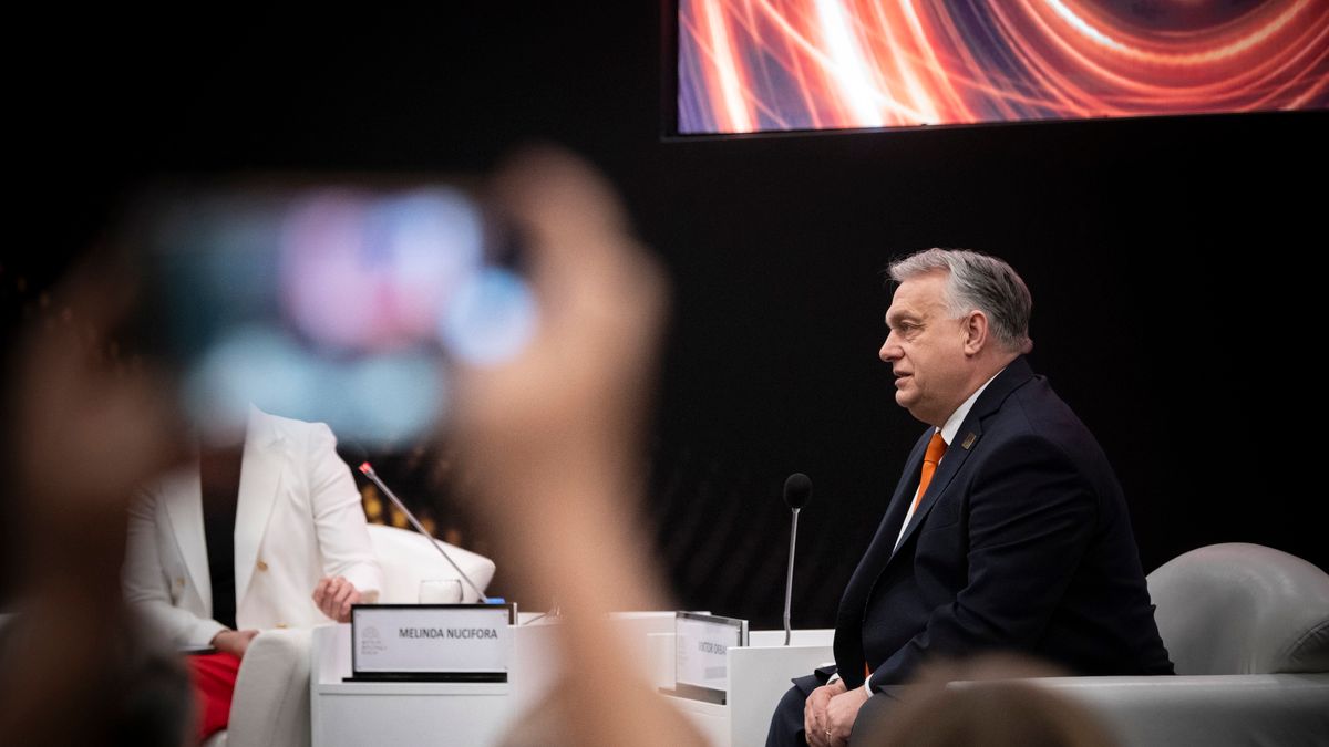 Wesley Clark tábornok szerint gyakorlatilag tehetetlenek Orbán Viktorral szemben