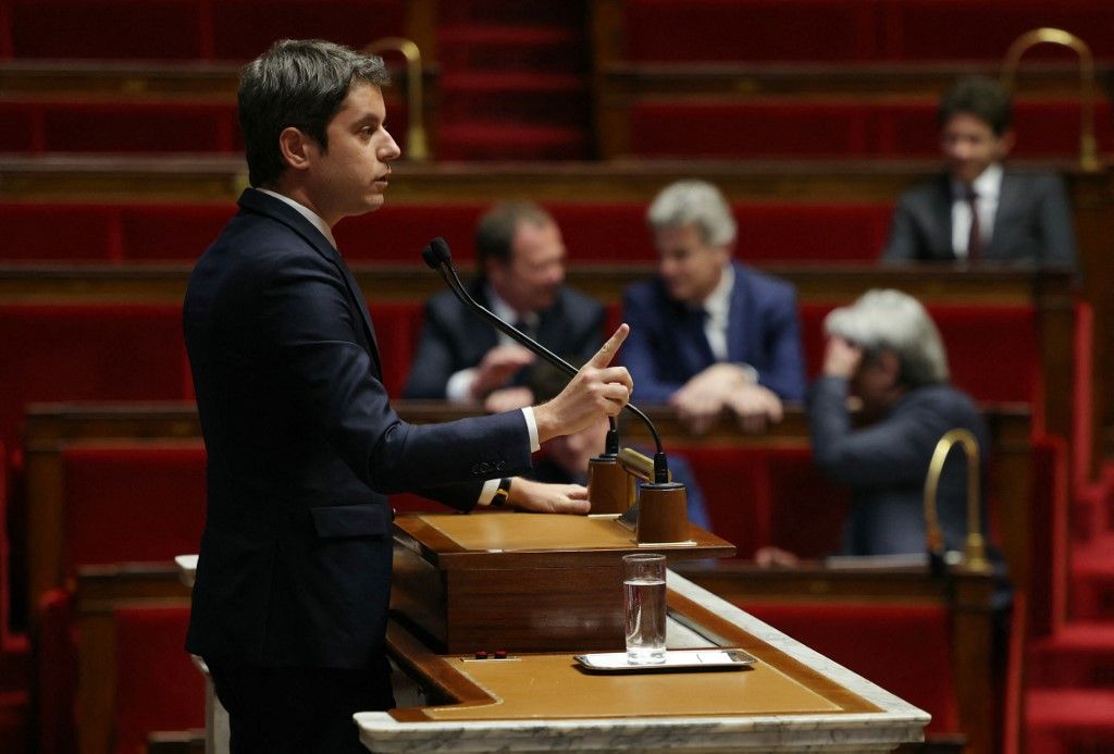 Gabriel Attal francia miniszterelnök felszólal az Ukrajnáról szóló vita során a párizsi nemzetgyűlésben 2024. március 12-én.