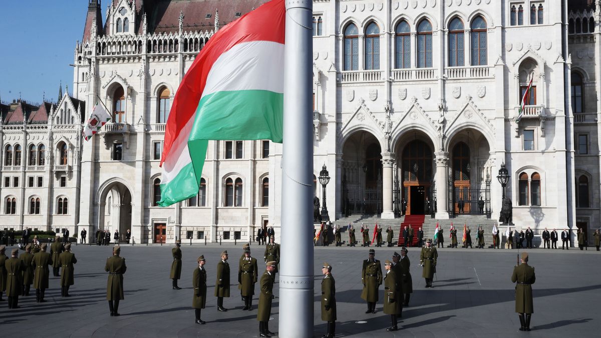 Megkezdődtek a március 15-i ünnepségek + videó, térkép