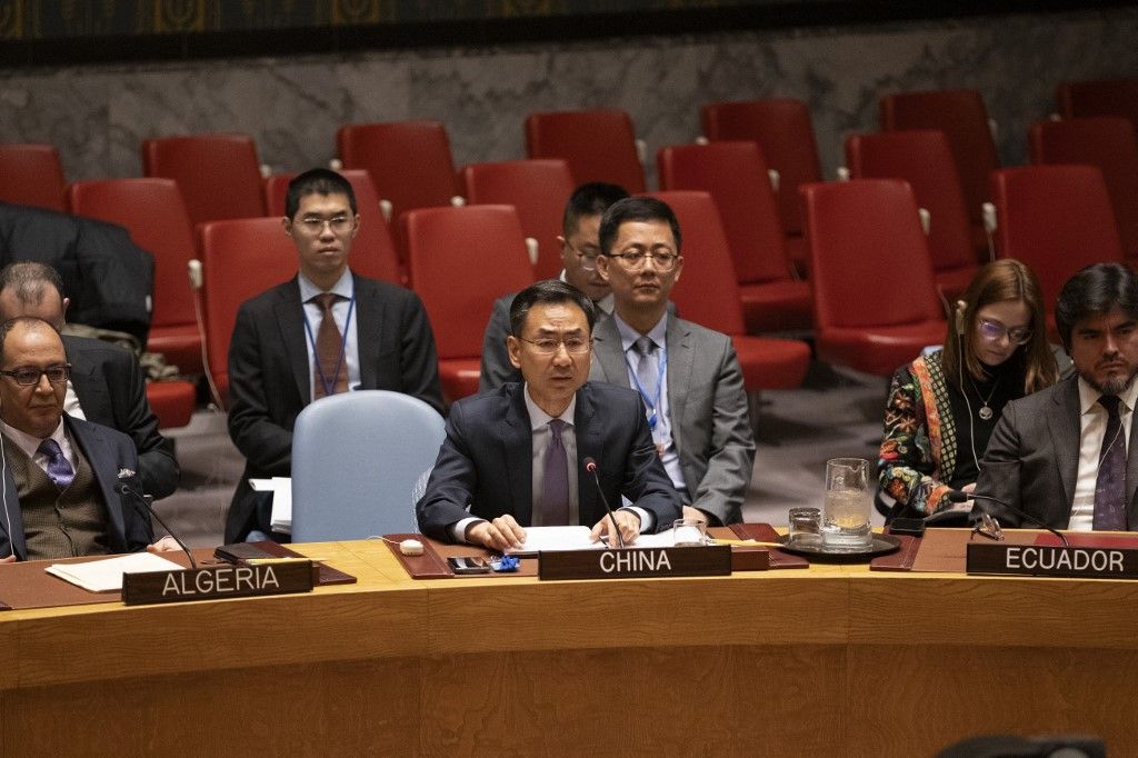 Geng Shuang Kína állandó ENSZ-képviselő-helyettese, felszólal  az ENSZ New York-i székházában, 2024. március 28-án. (Fotó: Xinhua/AFP/Xie E )