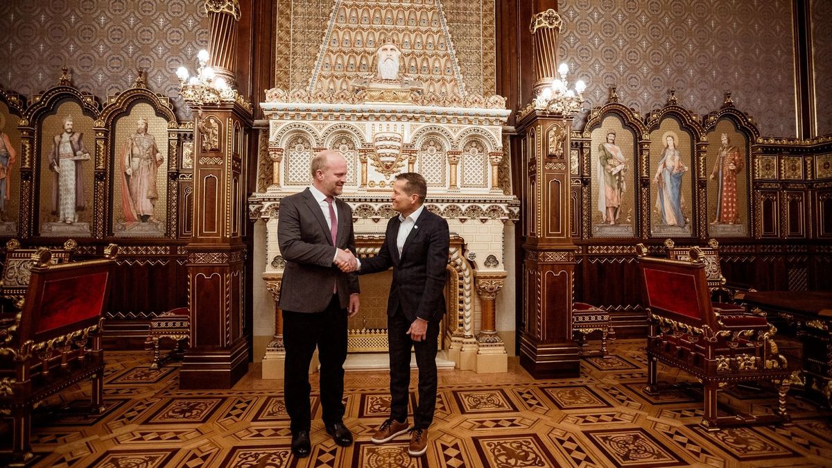 Nobel-díjas látogatója volt az újjászületett Szent István-teremnek