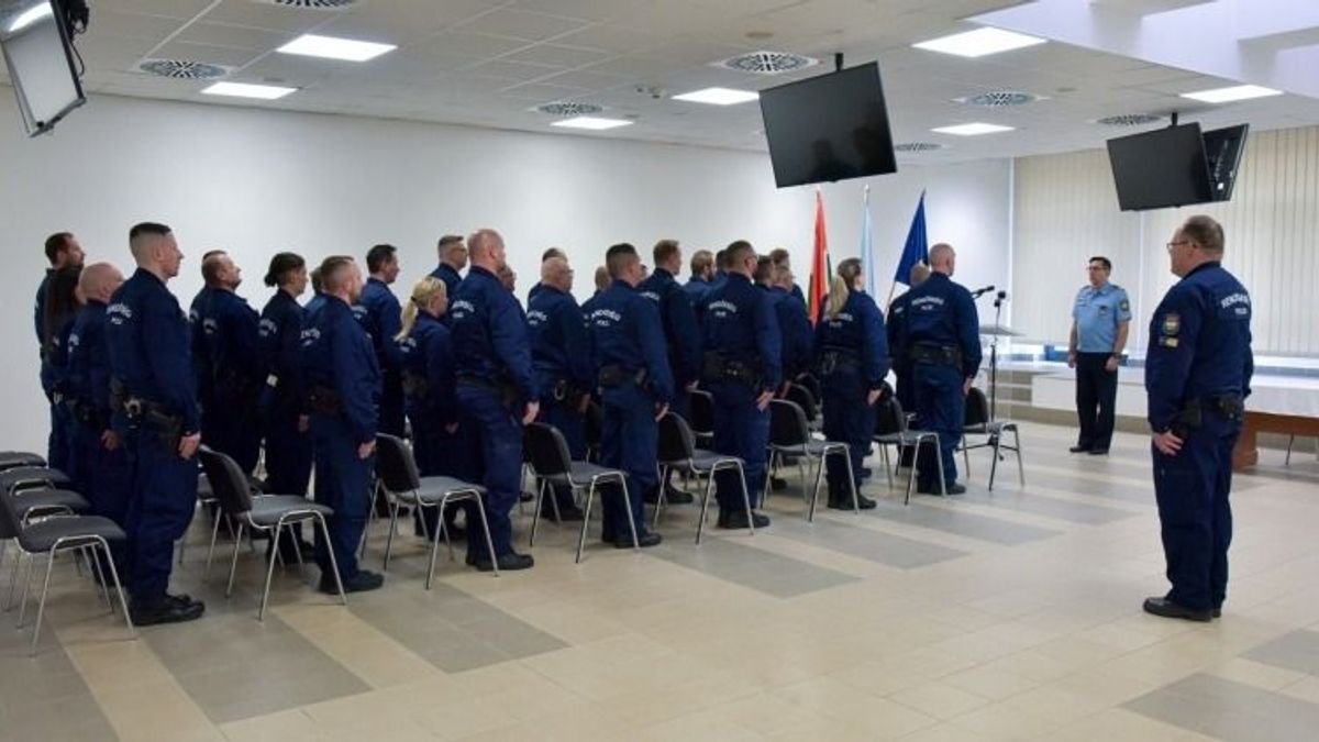 Újabb rendőri kontingens indul Szerbiába megvédeni a határt