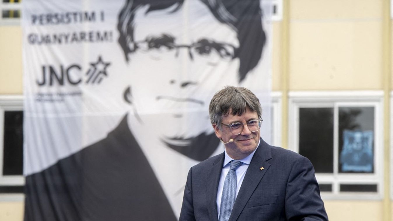 The former president of the Generalitat and Junts candidate to the Catalan elections, Carles Puigdemont