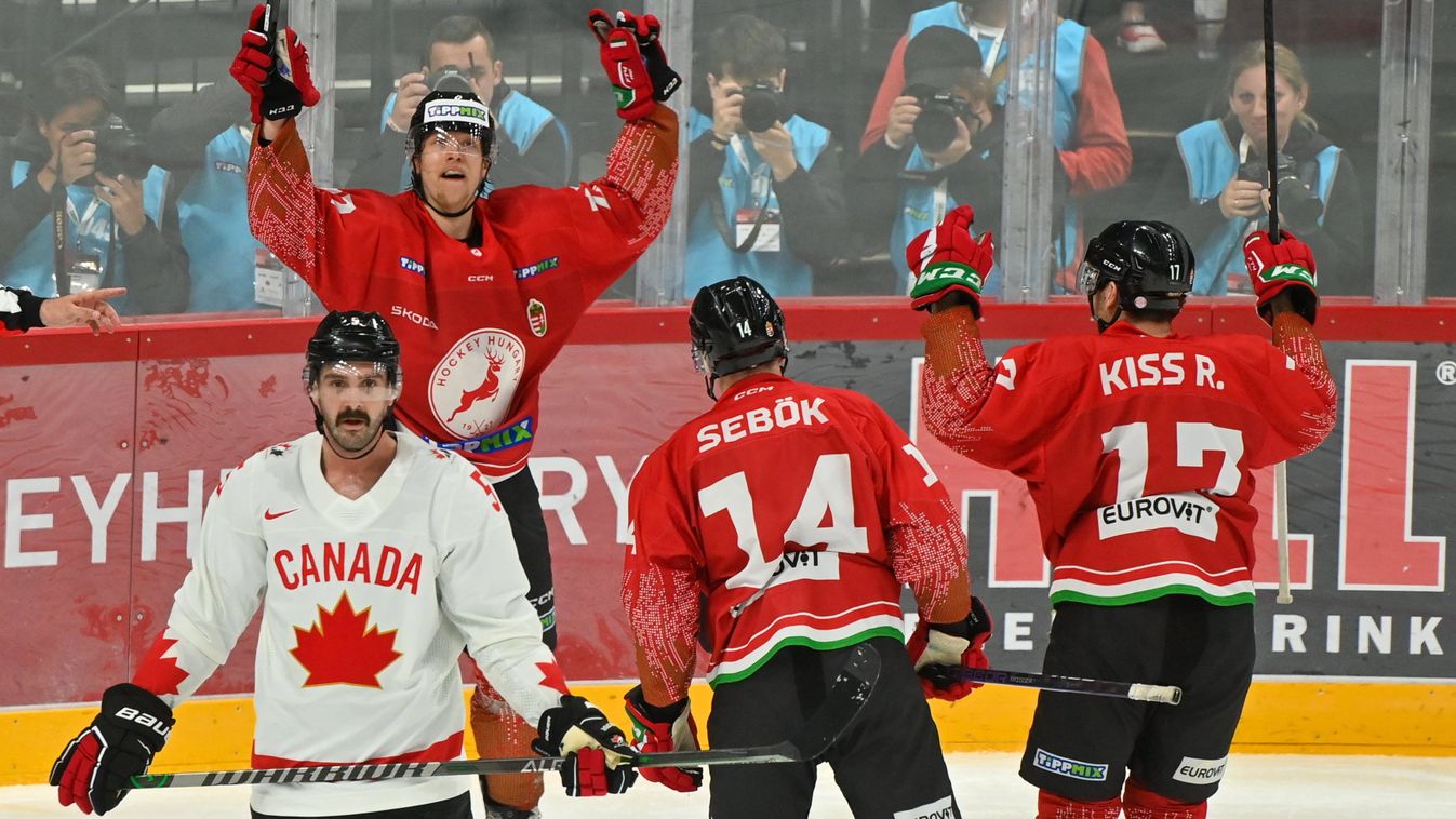 Galló Vilmos (balról a második) a Magyarország–Kanada jégkorong vb-felkészülési mérkőzésen a budapesti MVM Dome-ban 2023. május 9-én