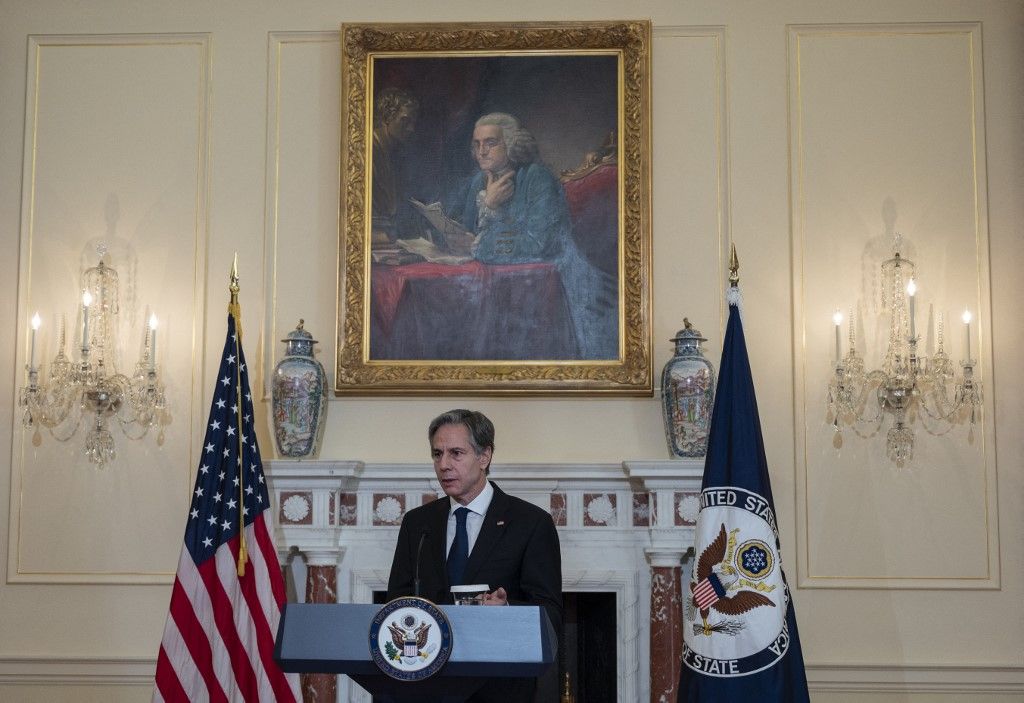 Antony Blinken, az Egyesült Államok külügyminisztere 2021. november 5-én a washingtoni külügyminisztérium Benjamin Franklin termében nyilatkozik a Havanna-szindrómáról. (Fotó: AFP/ANDREW CABALLERO REYNOLDS)