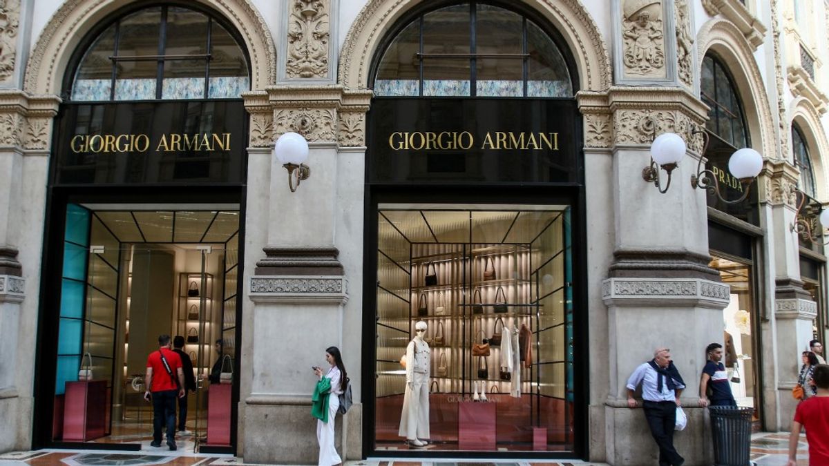 Alulfizetett kínaiak gyárthatják Milánó környékén az Armani-termékeket