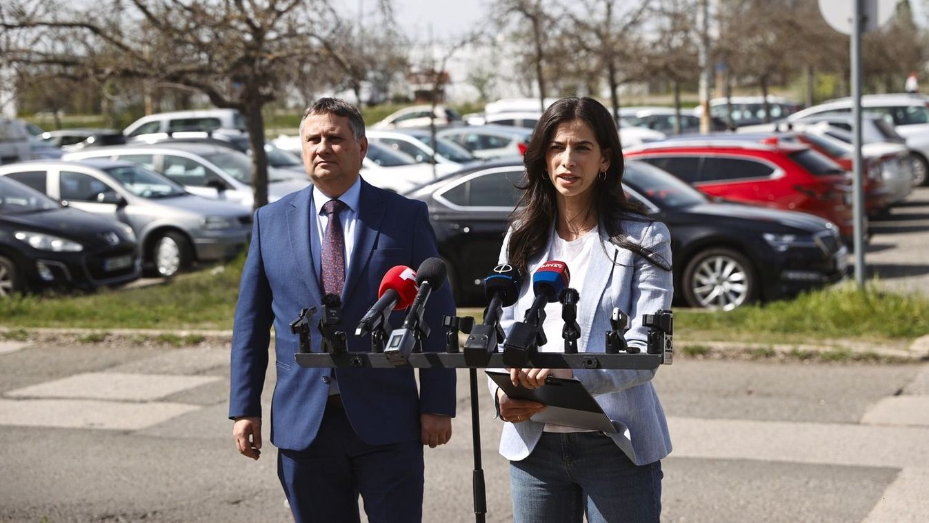 Szentkirályi Alexandra a Fidesz-KDNP főpolgármester-jelöltje
és Kovács Péter Budapest XVI. kerületi polgármestere  
sajtótájékoztatót tart. Kistarcsa