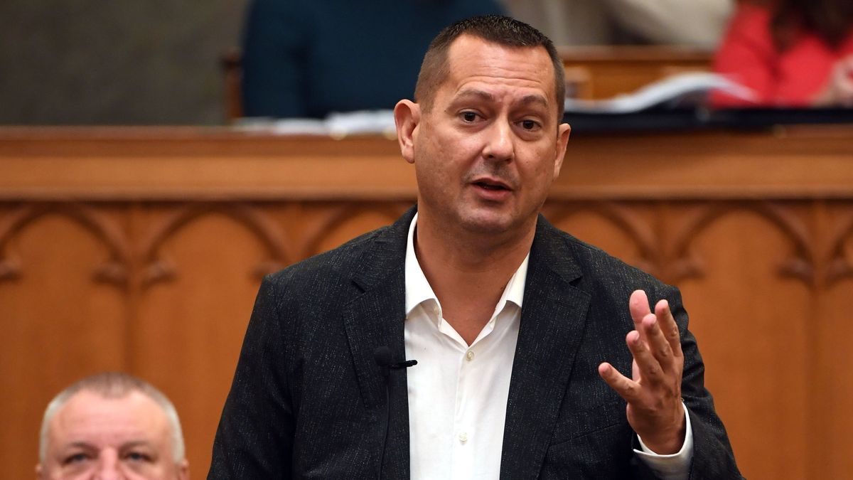 Gyanúsítottként hallgatta ki az ügyészség Molnár Zsoltot a vesztegetési ügyében
