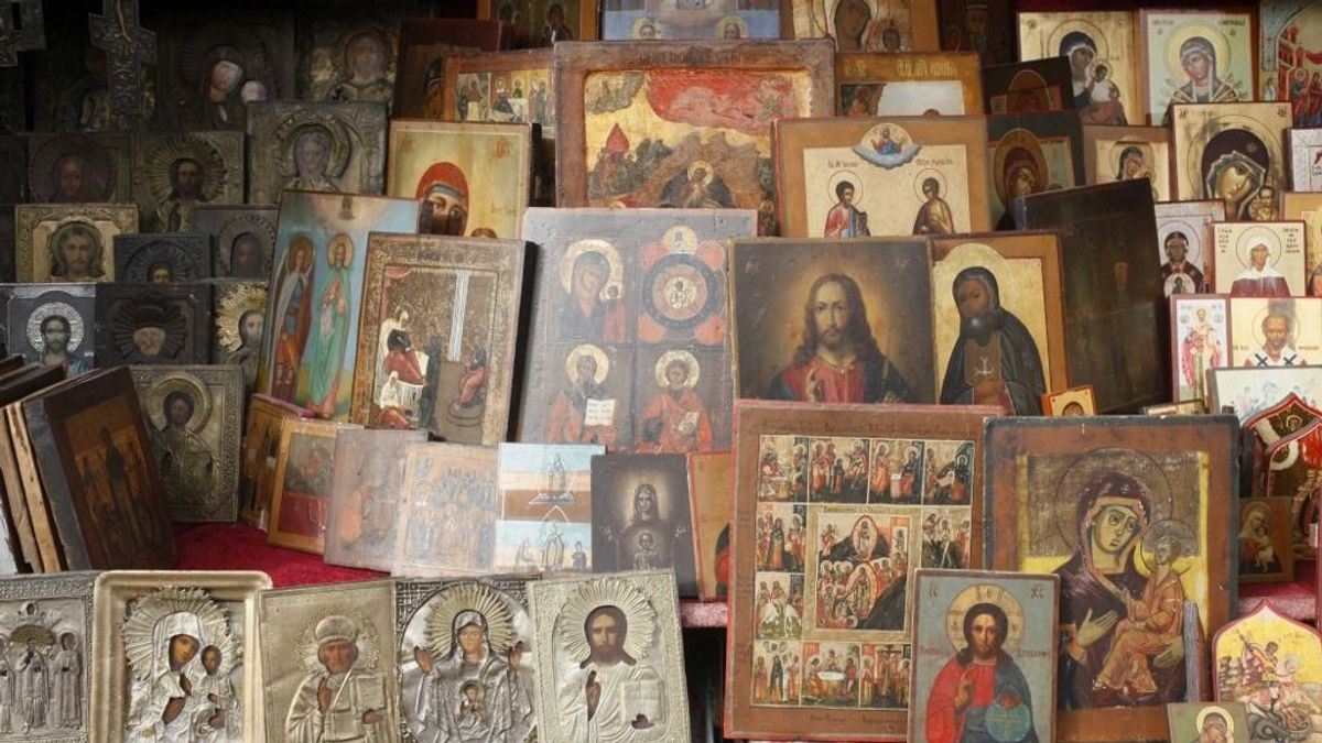 Vádat emeltek az ikonokban Oroszországba csempészett robbanóanyagok ügyében