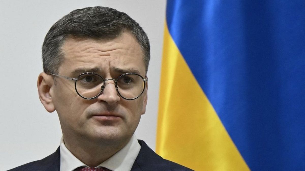 Kuleba szerint nem igazságos, hogy valaki külföldön szolgáltatást kap az államtól, más pedig eközben az életét adja országáért