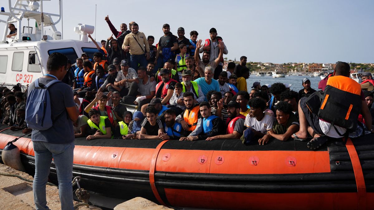 Spring Sees Large Spike in Migration,  Hungarian PM's Chief Security Advisor Says