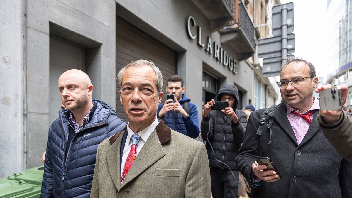 Nigel Farage az interneten üzent, miután Brüsszel erőszakkal betiltotta a NatCon rendezvényt