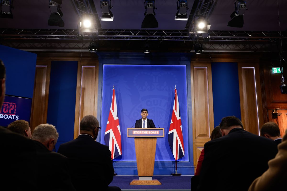 Rishi Sunak brit miniszterelnök sajtóértekezlete a londoni kormányfői rezidencián, a Downing Street 10-ben 2024. április 22-én. (Fotó: MTI/EPA/Bloomberg pool/Jason Alden)