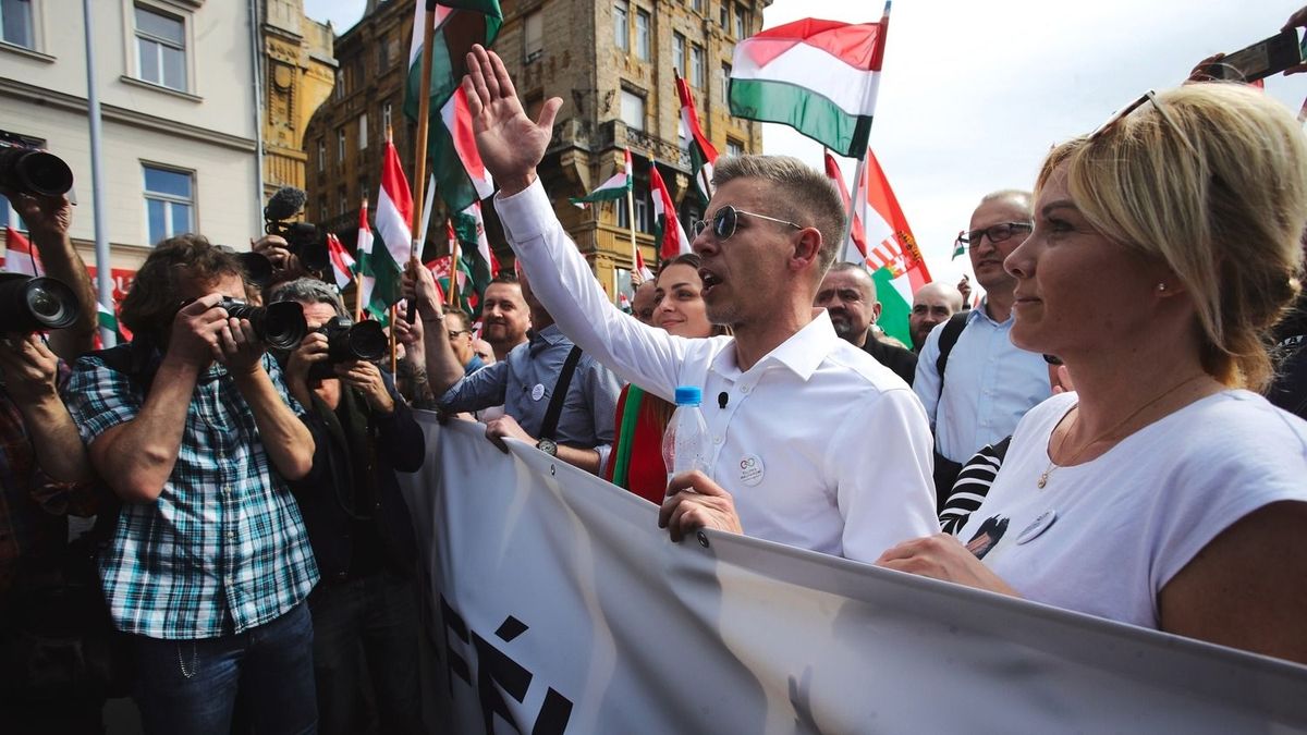 A Szuverenitásvédelmi Hivatal vizsgálatot indíthat Magyar Péter párjának elszólása miatt