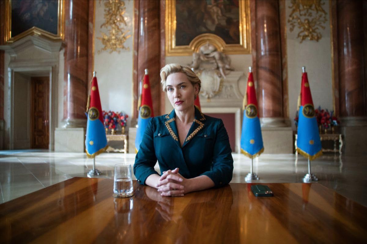 Kate Winslet A rezsim című filmsorozatban