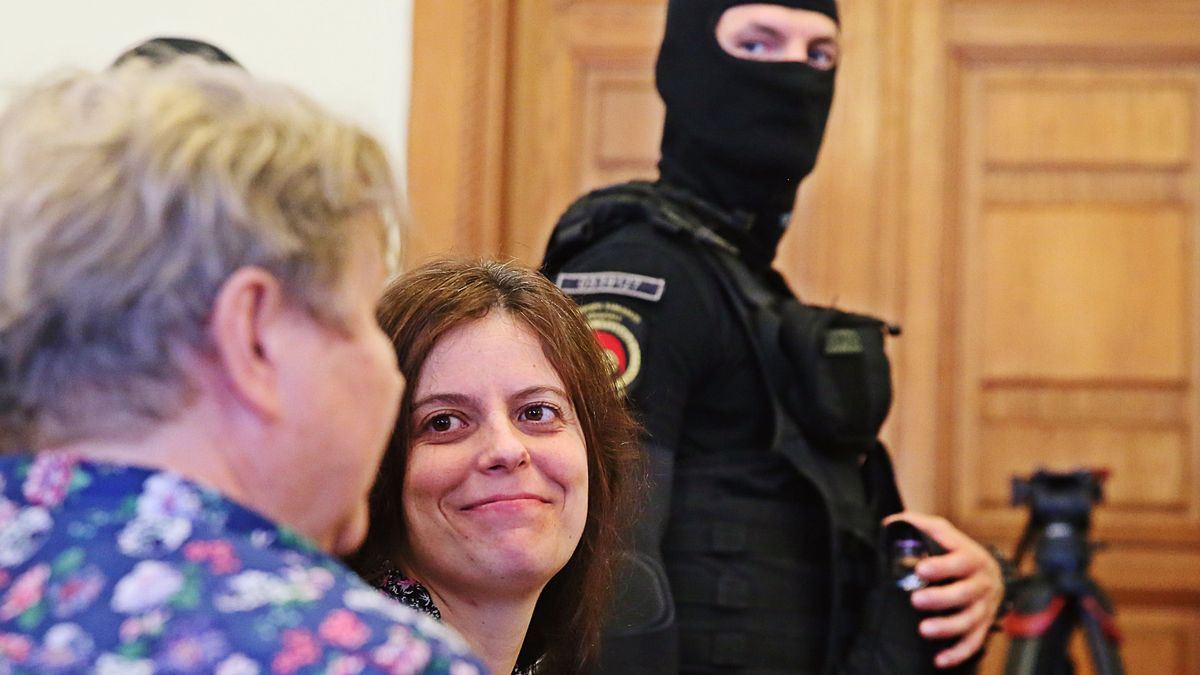 Szorul a hurok Ilaria Salis körül
