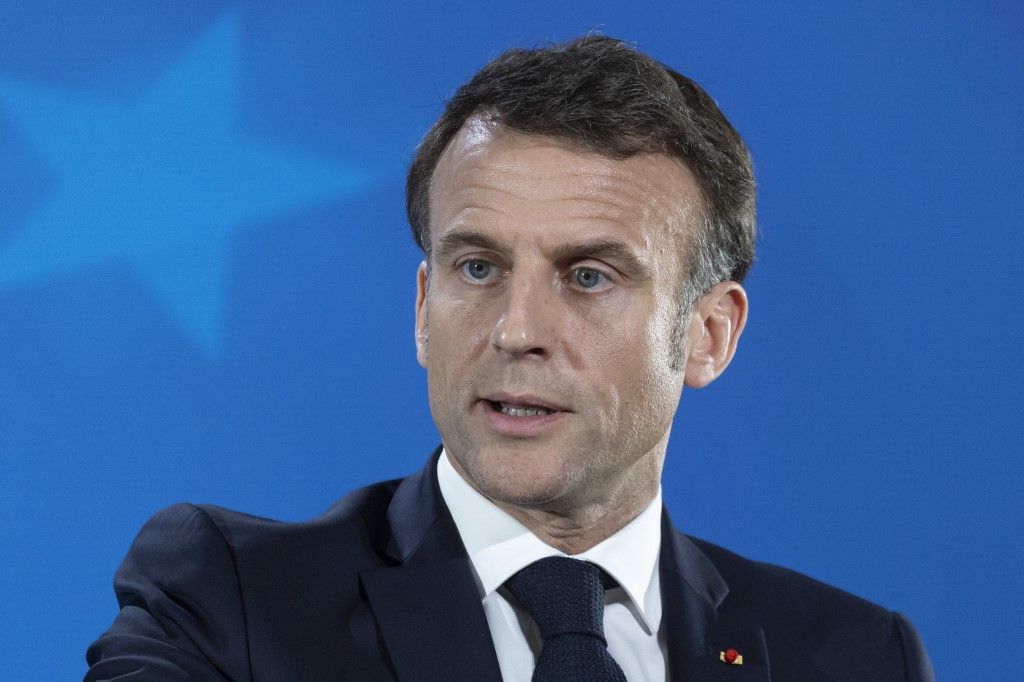 Emmanuel Macron francia elnök kijelentette, hogy akár nukleáris fegyvereket is bevetne ( Fotó: Nicolas Economou / NurPhoto/AFP)