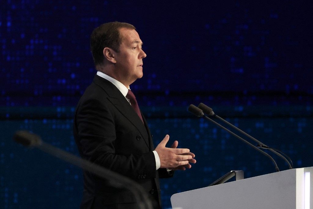 Dmitrij Medvegyev, az Egyesült Oroszország párt elnöke szól a közönséghez az Egységes Oroszország párt 2023. december 17-i moszkvai kongresszusán. (Fotó: AFP/ Mihail KLIMENTYEV)