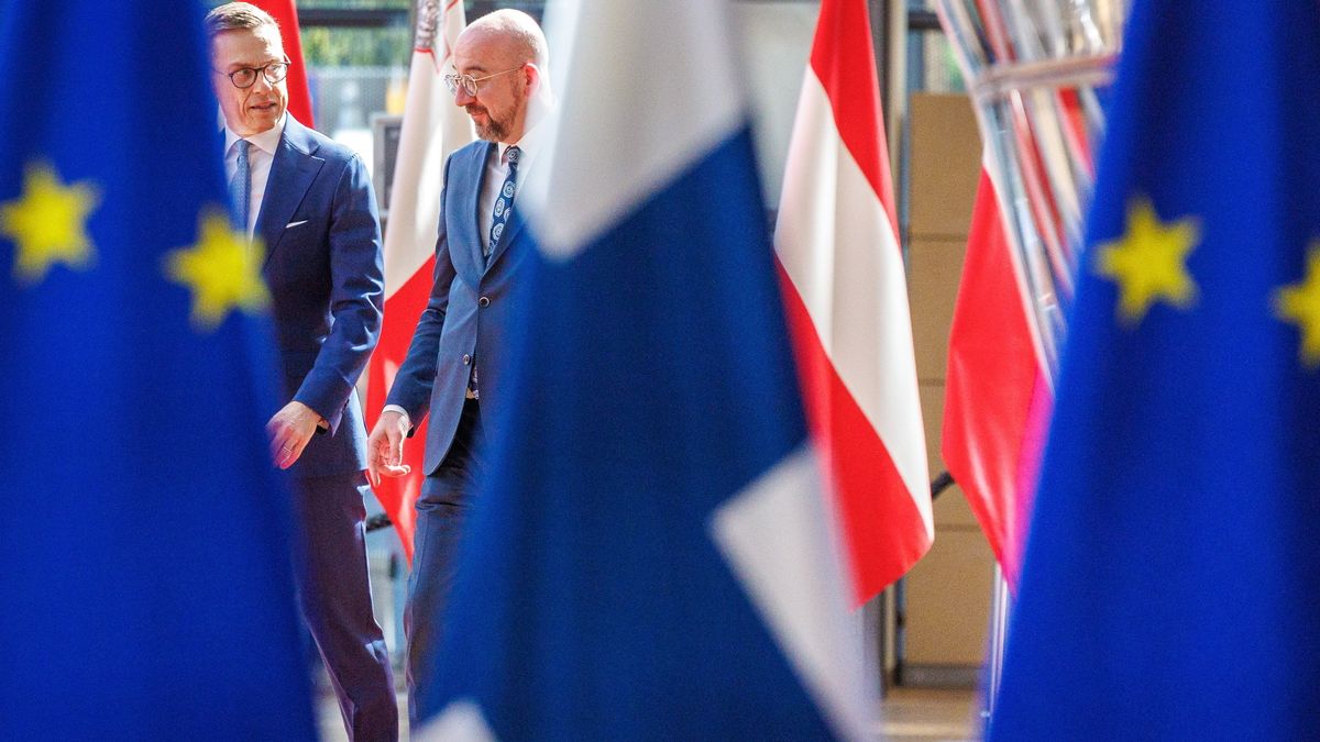 Háborús beszéd helyett tetteket, a kötelező sorkatonaság bevezetését ajánlotta az európaiaknak a finn elnök