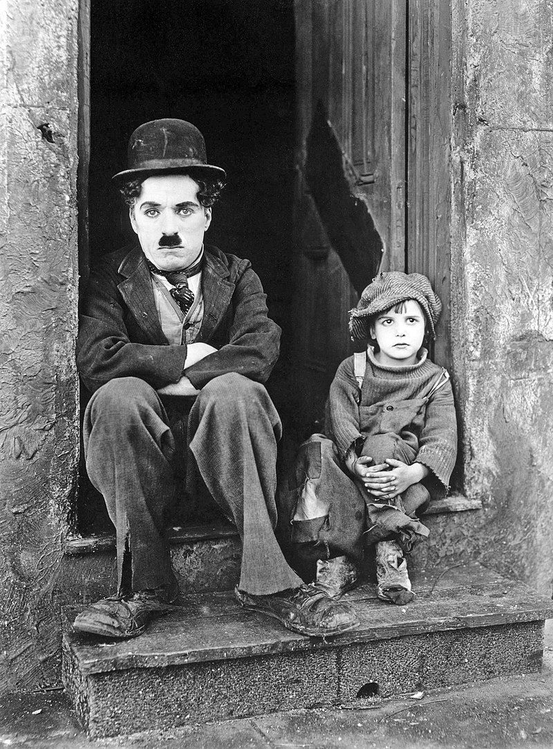 Chaplin A kölyök című filmben