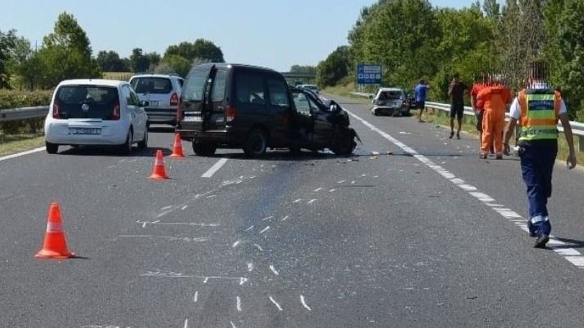 Tömegkarambol történt az M7-es autópályán
