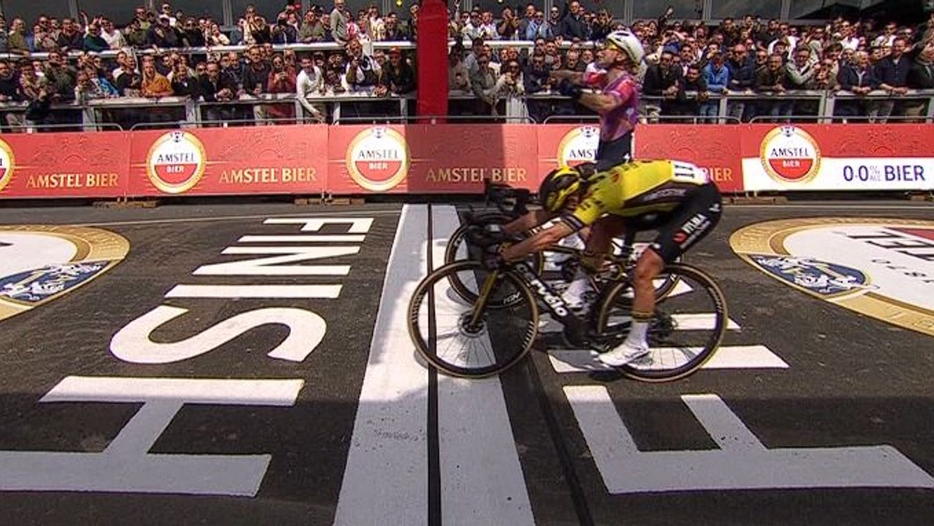 Lorena Wiebes ( Vas Blanka csapattársa ) Marianne Vos Amstel Gold Race
