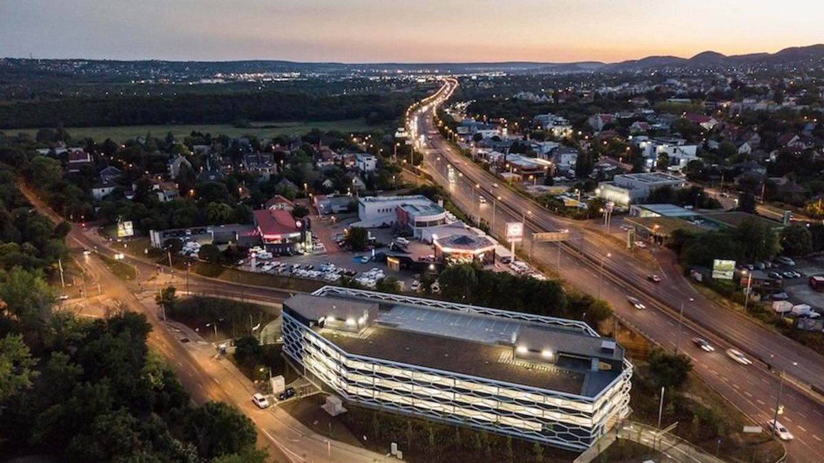 Hétfőn és pénteken kevesebben parkolnak